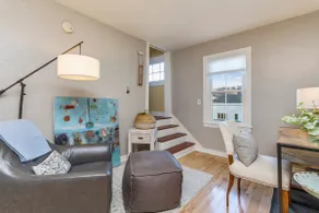 Charming Carriage House on Historic Scenic Farm - Image 5