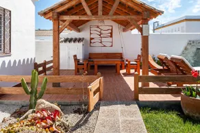 House - 2 Sea and Shade - Image 2