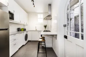 Sydney CBD - Beautiful Apartment - Image 3