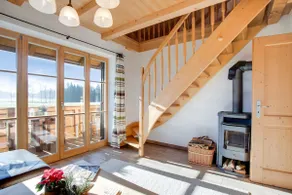 Vacation home with lake view - Image 5