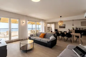 Luxury penthouse with pool by the sea - Image 2