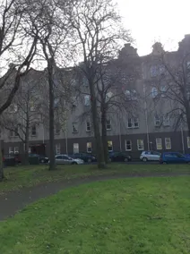 2 bedroom apartment with park view - Image 2