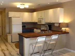 Oceanside Luxury andv Convenience at the Beachryfj - Image 5