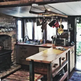 Romantic & Cosy in the Village 'Loughmore Cottage' - Image 5