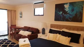 ONE BEDROOM UNIT - Hawley Beachside Accommodation - Image 3