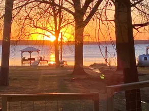 Lakefront Cottage Retreat w/ RV Hookups Near Tyler - Image 2