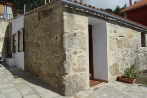 Pedra da Lan: a stone house in Cangas-Vigo - Image 4