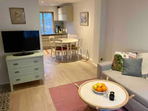 Centrally located townhouse by the sea. - Image 4