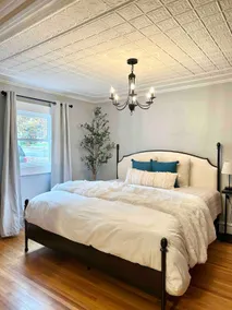 Lakeview Home in Beautiful Breitbeck Park - Image 3