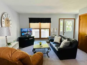 Cozy home in the heart of Hocking Hills * with Hot Tub * - Image 3