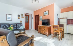 Apartment Peresiji AUB with Shared pool - Image 5