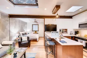 Freshly Renovated Artist Condo and Pool Minutes to Downtown - Image 2