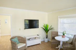 Molloy Gulf-View King Suites - Image 2