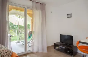 Two rooms, swimming pool, 1.5 km from St-Florent *** - Image 5
