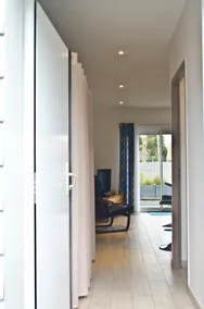 Studio (35 m2) on the ground floor, garden and terrace - Image 4