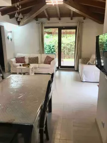 Beautiful Villa with garden - Image 3