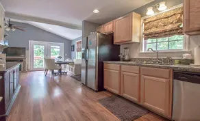 Dogs Love This Lakefront Cozy Cottage - Image 5