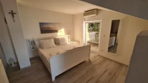 Oceanview Apartment 3 - Image 2