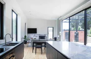 Gordon Manor - architecturally renovated - Image 2