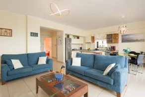 Seafront Family Apartment & free parking, the Cruiseflat - Image 2