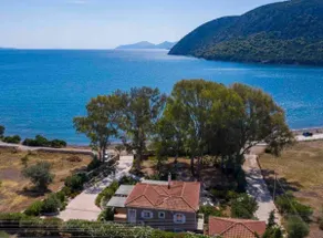 Aeolos beachfront family residence - Image 3