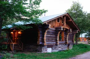 Welcome to the Grizzly Log Cabin - Image 2