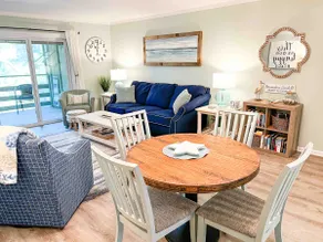 Cozy and Secluded 2BR / 2BA fully equipped condo just a short walk to the beach  - Image 4