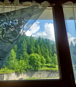 View-stunning 2 BR apartment in the heart of Alps - Image 5