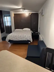Chic Loft/5 Min to Metro/Rooftop Deck /Free Prking - Image 2