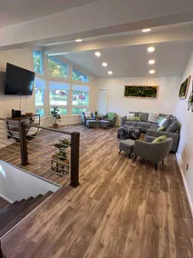 Indoor Pool, 5 Bedrooms, 10 Min Walk to Lambeau - Image 2