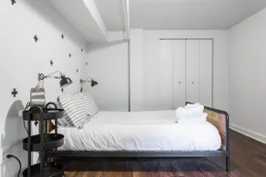 Lovely Chicago Apt | Hip Location w/ Top Food - Image 4