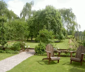 The Island's Gardens - Image 4