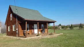Cute and Cozy Cabin (No Cleaning Fees) - Image 2