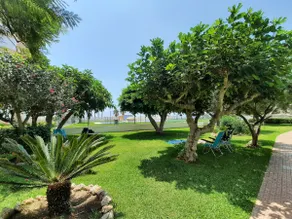 Newly renovated beachfront apartment - Image 4