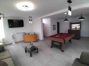 House with a private heated pool - Image 4