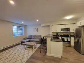 Elegant 2 bed suite with all amenities - Image 5