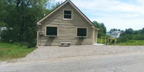 Sandy Point Brook side Coastal Cottage- Easy Shores                  - Image 4