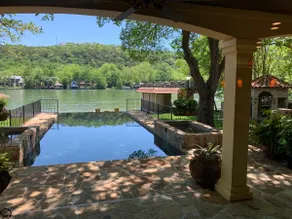 Spectacular Waterfront Estate - Image 3