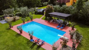 Villa mit Pool, Whirlpool und Garten - Image 5