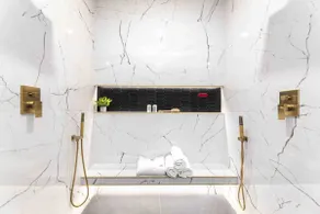 Camilla Haus - High End Luxury Modern Home - Image 5