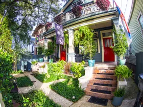 Historic Spacious 3BR Home w/Heated POOL - Image 3