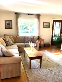 Cute and Cozy Burlington Bungalow-Pet Friendly - Image 2