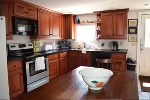 5 Bedroom, 5 Bathroom House - Image 3