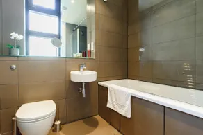 Chic Urban 2 Bedroom Apartments - Image 4