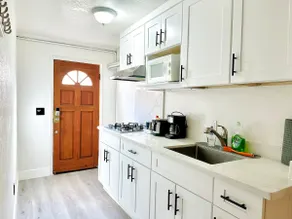 Private 1 bedroom suite for quick SFO trip withA/C - Image 2
