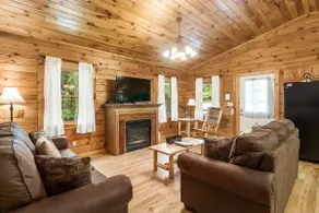 Close to parks, Hot Tub & Fire Pit, Onsite Trails - Image 2