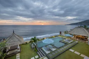 Villa Shalimar beach front in Amed - Image 4