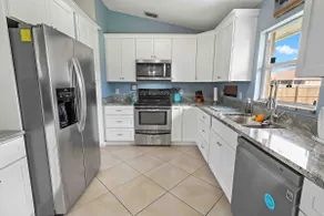 Sunset House - Image 4