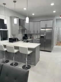 BEAUTIFUL FULLY RENOVATED 4-BEDROOM APARTMENT. - Image 4
