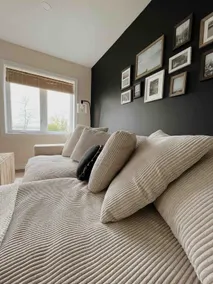 The Bayfront- Stylish Cottage w Waterfront Access - Image 4